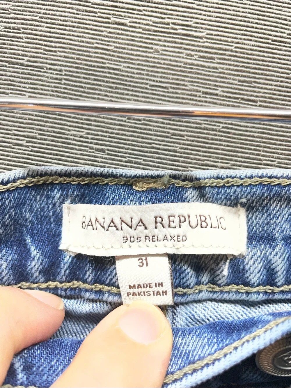 Banana Republic 90s relaxed Light Wash baggy Leg Jeans - Picture 2 of 9